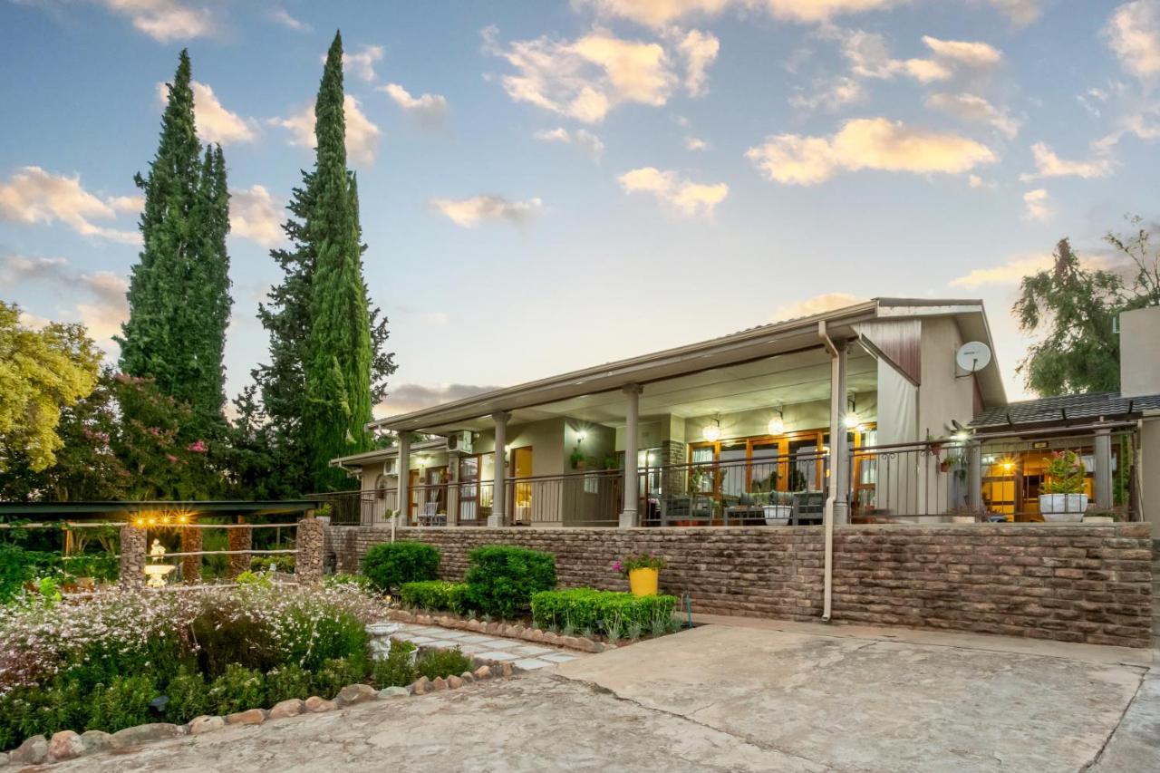 Die Fonteine pensión Oudtshoorn Exterior foto